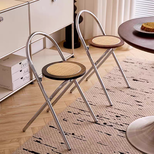 Set <span class=keywords><strong>Tavolino</strong></span> da Caffè Rotondo Stile Mid-Century Moderno con Sedie Pieghevoli in Rattan e <span class=keywords><strong>Tavolino</strong></span> Laterale in Metallo a Forma di Tulipano per Soggiorno, Caffè, Bistrot - Product Image 5