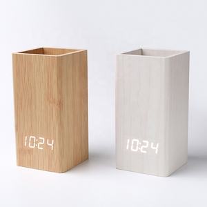 Suporte de Caneta de Madeira para Mesa Quadrada com Relógio Alam e LED Digital de Temperatura, Hora e Data, Ativado por Voz para Organizador de Mesa de Escritório - Product Image 5