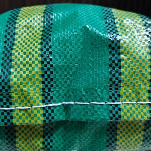 Venta al por mayor de sacos de rafia tejida de PP de 25 kg/50 kg, marca Top Green Pack Shandong, para productos químicos, <span class=keywords><strong>semillas</strong></span>, alimentos, logística, con grabado, reciclables y termosellables. - Product Image 2