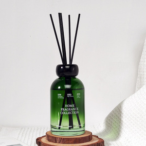 Bouteille en verre vert de grande capacité de 220ml <span class=keywords><strong>sans</strong></span> feu, ornements d'aromathérapie durables faits à la main <span class=keywords><strong>sans</strong></span> <span class=keywords><strong>alcool</strong></span>, nouveauté - Product Image 1