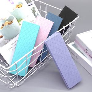 กล่องใส่แว่นตาแบบพกพาสไตล์เรโทร ขายส่ง กล่องสามเหลี่ยมทำมือ ลายสี่เหลี่ยม กล่องใส่แว่นตาสุดหรู - Product Image 1