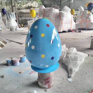 Uovo di Pasqua Gigante in Vetroresina per Decorazioni Esterne di Hotel e Feste - Product Image 3
