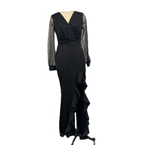 Robe de soirée noire à col en V, manches longues, sequins, fente et détails en résille pour événements formels - Product Image 5