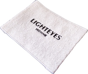 Etichetta Tessuta Personalizzata in Raso Damascato Bianco Eco-Friendly per Abbigliamento, Borse e <span class=keywords><strong>Scarpe</strong></span> - Consegna Campione in 7 Giorni (Manhattan Fold) - Product Image 2