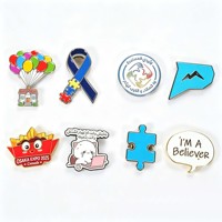 Badges en métal émaillé souple personnalisés en gros – Designs variés, modernes et étanches pour cadeaux et collections de loisirs