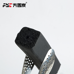 Briquette quadrilatère <span class=keywords><strong>de</strong></span> <span class=keywords><strong>charbon</strong></span> <span class=keywords><strong>de</strong></span> <span class=keywords><strong>bois</strong></span> <span class=keywords><strong>de</strong></span> sciure <span class=keywords><strong>de</strong></span> <span class=keywords><strong>bois</strong></span> écologique fabriquée à la machine, 85 % <span class=keywords><strong>de</strong></span> carbone fixe, sans additifs chimiques, combustible pour barbecue - Product Image 6