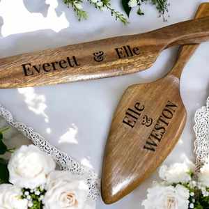 Couteau à gâteau en bois personnalisé avec nom gravé, ensemble de service pour mariage, accessoire de découpe de gâteau - Cadeau - Product Image 2