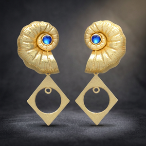 Boucles d'oreilles ethniques en laiton plaqué or faites à la main avec pierres précieuses pour les occasions de fête - Product Image 3