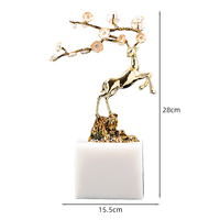 Sculpture de cerf de luxe en métal, base en marbre, décoration de bureau, statue d'art personnalisée, décoration intérieure, cadeaux, vente en gros directe d'usine