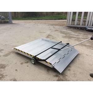 Puente móvil con labio articulado PLUS230B, aluminio, capacidad de 6000 kg, para vehículos de ruedas bajas - Product Image 2