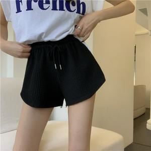 Vente en gros de shorts de course bon marché pour femmes pantalons d'été amples et décontractés de <span class=keywords><strong>grande</strong></span> <span class=keywords><strong>taille</strong></span> à jambe large et <span class=keywords><strong>taille</strong></span> haute pour le sport - Product Image 5