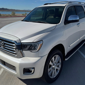 SUV de luxe 4x4 d'occasion 2018 à vendre, 5.7L avec différentiel central verrouillable, entièrement équipé et peu modifié - Product Image 1