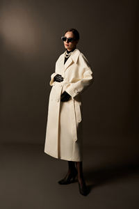 Abrigo Largo de Invierno para Mujer, 100% Poliéster y Forro 100% Algodón, Cuello en V, Doble Botonadura, Grueso - Product Image 3