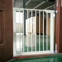 Barrière pliante en métal, barrière de sécurité à double verrouillage pour enfants et animaux domestiques, barrière en acier à ouverture bidirectionnelle pour portes et escaliers