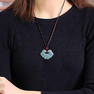หยกธรรมชาติ ลายมงคล หยกน้ำสีฟ้า จี้หยกสไตล์จีน ของขวัญ UNISEX พร้อมใบรับรอง HJ77 - Product Image 4