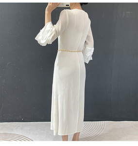 Abito Lungo Elegante Bianco Plissettato Miyake Primavera 2026 Nuovo Stile Francese con Vita Snellente Taglie Forti da Donna - Product Image 4