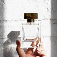 Vente en gros de flacons vaporisateurs transparents noirs et blancs de 50 ml et 100 ml, flacons de parfum avec bouchon à vis, boîte rigide d'emballage