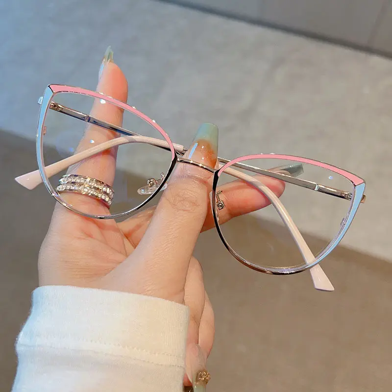 2024 नए धातु चश्मा डॉट पेंट एंटी-ब्लू चश्मा फैशन महिलाएं आंखों के चश्मे के लिए प्रिस्क्रिप्शन ऑप्टिकल फ्रेम को अनुकूलित करती हैं