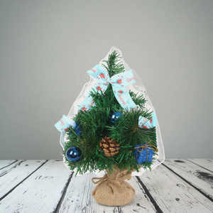 Vente en gros directe d'usine <span class=keywords><strong>Mini</strong></span> arbre de Noël hybride <span class=keywords><strong>sapin</strong></span>/pin/eucalyptus avec aiguilles en PVC et petit ornement - Product Image 4