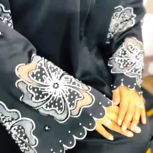เสื้อผ้ามุสลิมแบบดั้งเดิมของผู้หญิงแบบสุภาพเรียบร้อยหรูหราสไตล์อาบายาสไตล์ดูไบ - Product Image 1