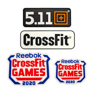 Badge à paillettes en tissu et résine, motif Tigre à dents de sabre gris, écologique, taille personnalisable, avec crochets pour vêtements et sacs à dos - Product Image 6