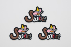 Le logo en PVC en silicone direct d'usine peut être personnalisé et durable, adapté aux sacs à vêtements et aux chapeaux - Product Image 6