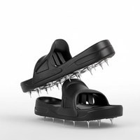 Bottes de protection antidérapantes pour la construction de sols en revêtement époxy