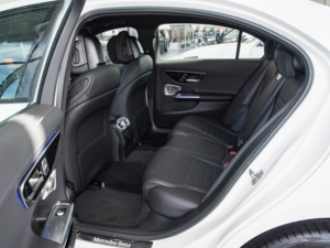 Nuova Mercedes Classe C 2026 con guida a sinistra, 0 km - <span class=keywords><strong>Auto</strong></span> usata garantita <span class=keywords><strong>per</strong></span> concessionari globali CN - Product Image 6