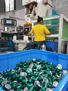 Machine de poinçonnage de récipient de papier d'aluminium de fabrication de la chine - Product Image 6