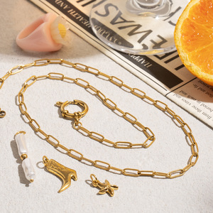 สร้อยคอแบบคลิปหนีบกระดาษเคลือบ PVD 18K ดีไซน์ใหม่ล่าสุด สร้อยคอแบบหัวเข็มขัดสปริง สร้อยคอสแตนเลส - Product Image 4