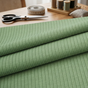 Tissu polaire côtelé vert Airjet Spun 100% polyester extensible, poids moyen 280 GSM, couleur unie, matière pour vêtements - Product Image 3