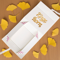 Boîte cadeau de mariage magnétique avec logo personnalisé, boîtes rigides écologiques recyclables avec doublure en éponge pour l'emballage de vêtements de luxe, chaussettes