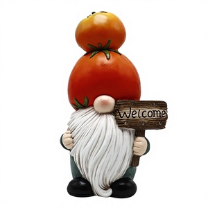 Ornamento da Esterno in Resina, Design a Forma di Nano con Frutta. - Product Image 1