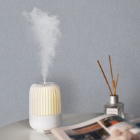 Diffuseur d'aromathérapie ultrasonique en plastique alimenté par USB de qualité supérieure, mini humidificateur d'huiles essentielles à LED, machine d'ambiance pour la maison
