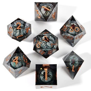 Drago e Dungeon 7 <span class=keywords><strong>D</strong></span> & <span class=keywords><strong>D</strong></span> con anima liquida poliedrica Set di dadi Logo personalizzato D20 D12 D10 D8 D6 D4 intagliato artigianato - Product Image 4