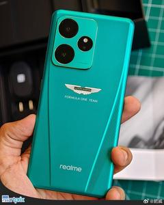 <span class=keywords><strong>Realme</strong></span> <span class=keywords><strong>GT</strong></span> 7 รุ่นลิมิเต็ดอิดิชั่น Aston Martin <span class=keywords><strong>5G</strong></span> โทรศัพท์มือถือสำหรับเล่นเกม พร้อมชิปเซ็ต Dimensity 9400+ หน้าจอ 6.8 นิ้ว ความจุ 24+1TB - Product Image 4