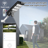 Lampe LED extérieure solaire de sécurité 4MP à faible MOQ, panneau solaire 24W, batterie 18000mAh, WiFi 4G, capteur PIR, étanche IP65