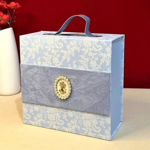 Caja de regalo de boda francesa de lujo ligera de tres tamaños con logotipo personalizado RTS caja de papel rígida portátil con cinta para <span class=keywords><strong>dulces</strong></span> - Product Image 6