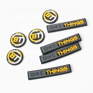 <span class=keywords><strong>Coller</strong></span> <span class=keywords><strong>sur</strong></span> Mini Soft Labels Producteur Personnalisé 3D En Relief <span class=keywords><strong>Nom</strong></span> Logo PVC Patchs En Caoutchouc pour Sacs et Chaussures - Product Image 1