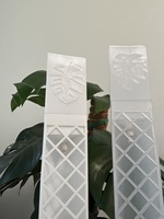 Poteau à mousse auto-arrosant robuste et réutilisable de 17 pouces de hauteur avec finition goutte-à-goutte pour la maison et le jardin