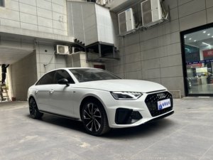 <span class=keywords><strong>Audi</strong></span> A4L 2023 40 TFSI Luxury Sport Edition 2.0T FWD <span class=keywords><strong>7</strong></span> vitesses <span class=keywords><strong>S</strong></span> <span class=keywords><strong>Tronic</strong></span>, berline de luxe allemande de taille moyenne, d'occasion - Product Image 3