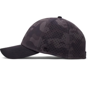Casquette de golf OEM personnalisée en maille perforée avec logo, 6 panneaux, visière légèrement incurvée, snapback, patch en caoutchouc imperméable - Product Image 1
