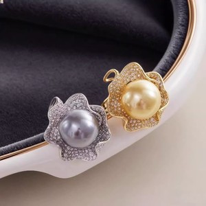 แหวนเงินแท้ S925 ดีไซน์ทันสมัย ประดับเพชรเจียระไนทรงกลมขนาด 9-12 มม. รุ่น 10733 พร้อมฐานตั้งเครื่องประดับ สวยหรูและทันสมัย - Product Image 2