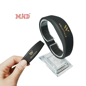 無料サンプル13.56Mhz防水RFIDシリコンバンドスポーツイベントスマートリストバンド - Product Image 1