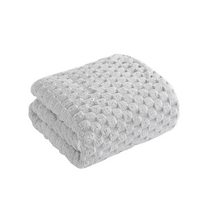 Ensemble de serviettes de bain Chu Hui, rectangulaires, 16 fils, douces pour la peau, serviettes pour adultes et serviettes pour le visage - Product Image 1