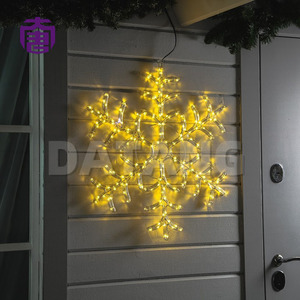 Luz Decorativa LED con Diseño de Copo de Nieve Multicolor Personalizada, IP65, para Interiores/Exteriores, Decoración Navideña, Certificación CE y RoHS - Product Image 2
