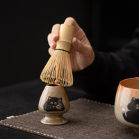 Ensemble de matcha en céramique de style chinois traditionnel de luxe Shino Cat, comprenant un support pour chasen, un bol à matcha, un support Hyakumoto et une cuillère à thé