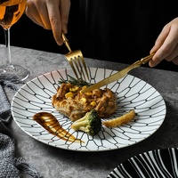 Vaisselle en céramique vintage durable de style européen, noir et blanc, assiettes rustiques irrégulières pour restaurant et maison