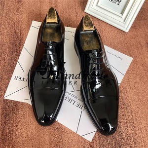 Chaussures derby italiennes pour homme, en cuir véritable fait main, haut de gamme, trois pièces, avec surface en cuir laqué brillant. - Product Image 4