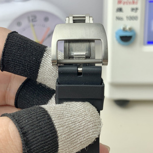 Montre mécanique de haute qualité avec bracelet en silicone, résistante à l'eau, carrée de 41 mm, idéale pour les cadeaux - Product Image 5